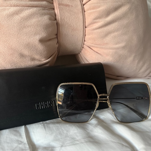 Sunglasses - Picture 1 of 2